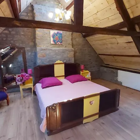 Remote Normandy Chalet Le Mesnil-Gilbert