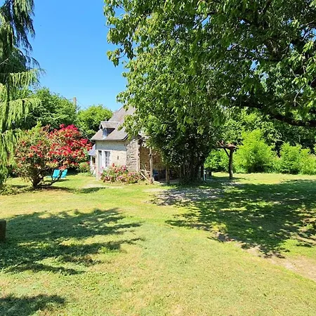 Remote Normandy Chalet Le Mesnil-Gilbert