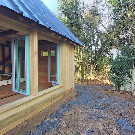 Remote Normandy Chalet Le Mesnil-Gilbert