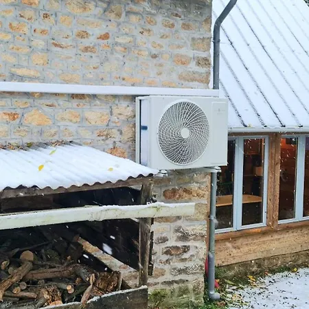 Remote Normandy Chalet Le Mesnil-Gilbert